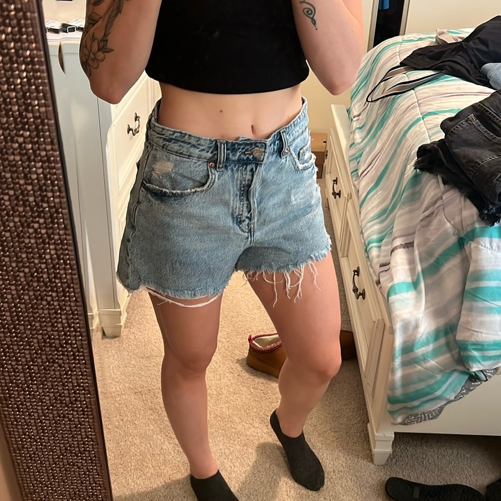 H&M size 6 jean short